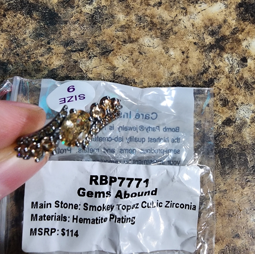 Gems Abound Bomb Party Size 9 Ring